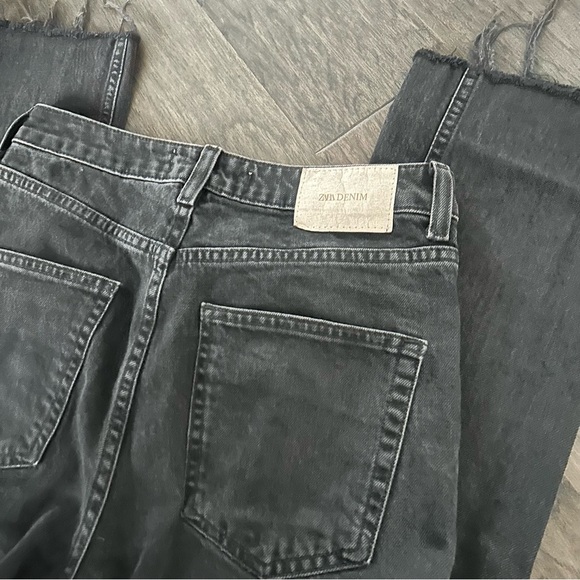 Zara Black Straight Leg Jeans 4 High Rise Raw Hem Minimalist Capsule Fit - Picture 8 of 8
